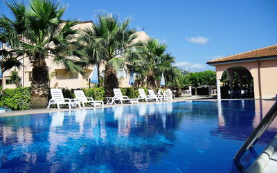 Ascea Marina 150: Water, Sky, Plant, Property, Blue, Swimming Pool, Azure, Tree, Cloud, Arecales