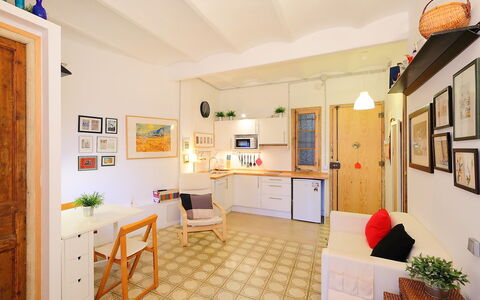 Eixample Dret Valencia Cartagena: Property, Room, Building, Interior Design, House, Furniture, Real Estate, Home, Ceiling, Floor