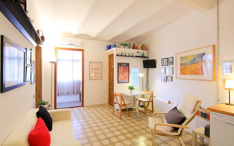Eixample Dret Valencia Cartagena: Property, Room, Building, Interior Design, House, Furniture, Real Estate, Floor, Living Room, Architecture