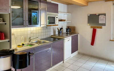 Accommodation:&nbsp;Arn'S Place 100.2