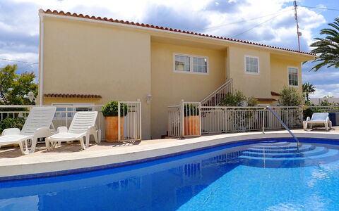 B&B: Water, Cloud, Sky, Plant, Property, Building, Swimming Pool, Azure, Blue, Shade