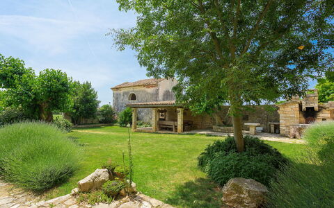 Stancija Negrin: Grass, Shrub, Landscape, Garden, Rural Area, Stone Wall, Lawn, Farmhouse, Landscaping