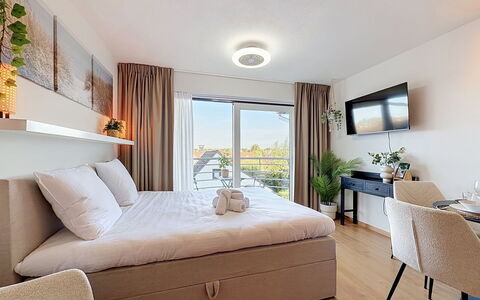 Accommodation:&nbsp;Sea You @ Blutsyde 300.46