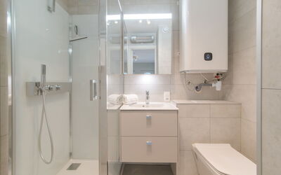 Accommodation:&nbsp;Estepona with Parking 300.25