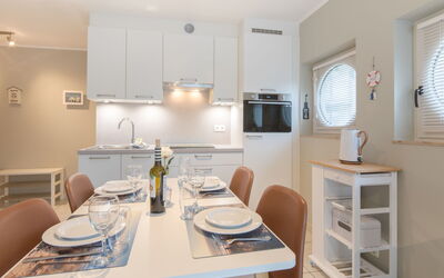 Accommodation:&nbsp;Estepona with Parking 300.25