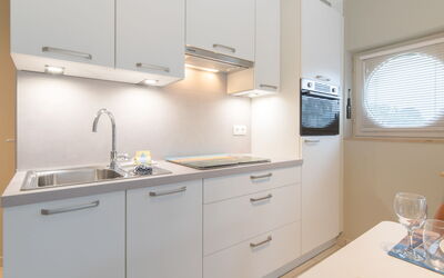 Accommodation:&nbsp;Estepona with Parking 300.25