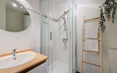 Accommodation:&nbsp;Sea You @ Blutsyde 300.46