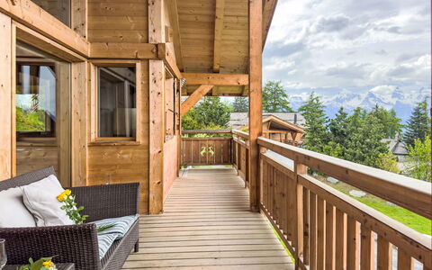 Nendaz 244: Wood, Hardwood, Porch, Wood Stain, Cottage, Plank, Lumber, Wood Flooring, Deck, Log Cabin