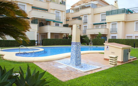 Medina del Sol i: Plant, Water, Property, Building, Window, Cloud, Sky, Leisure, Condominium, Urban Design