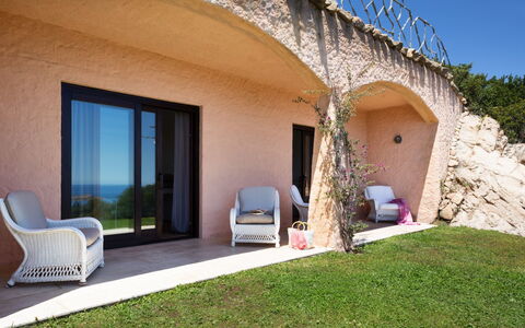 Paradiso: Property, House, Building, Real Estate, Home, Villa, Architecture, Estate, Facade, Room