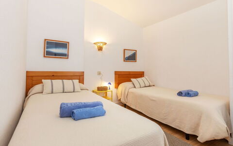 Residencial Gran Sol: Furniture, Interior Design, Bed, Flooring, Bedroom, Wood, Floor, Ceiling, Room, Bed Sheet
