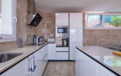 Accommodation:&nbsp;Nueva Playa 831.3