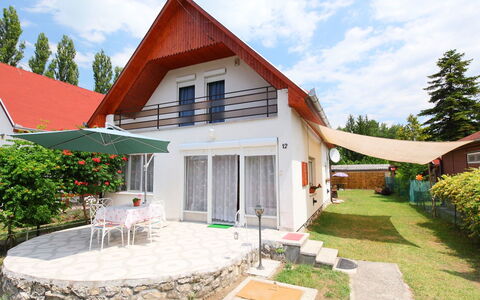 Margaret: House, Property, Home, Building, Real Estate, Residential Area, Cottage, Architecture, Roof, Facade