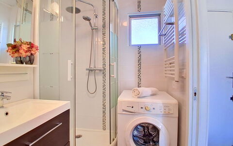 Les Terrasses du Ponant: Bathroom, Interior Design, Plumbing Fixture, Flooring, Bathroom Sink, Sink, Floor, Bathroom Cabinet, Tap, Toilet
