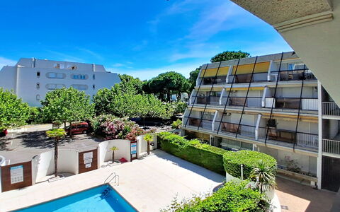 Les Terrasses du Ponant: Apartment, Condominium, Shade, Landscaping, Resort, Hotel, Balcony