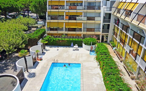 Les Terrasses du Ponant: Apartment, Condominium, Urban Design, Mixed-Use, Hotel, Design, Resort, Balcony, Swimming Pool, Courtyard
