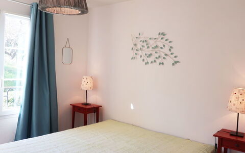 La Boisseliere: Room, Property, Wall, Interior Design, Bedroom, Floor, Furniture, Wallpaper, Curtain, Bed