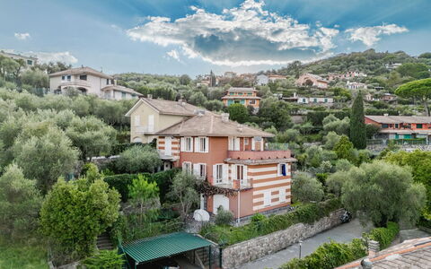 Il Pigno: Building, Residential Area, House, Home, Neighbourhood, Architecture, Shrub, Roof, Human Settlement, Suburb