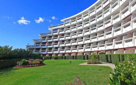 Jardins D'Ulysse Ii: Property, Building, Architecture, Condominium, Apartment, Residential Area, Real Estate, Mixed-Use, Metropolitan Area, House