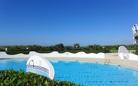 Les Belles Plages: Water, Sky, Plant, Azure, Shade, Swimming Pool, Rectangle, Natural Landscape, Leisure, Outdoor Furniture