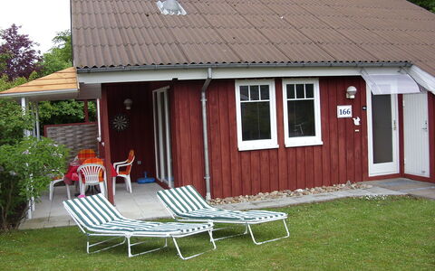 Extertal 130: House, Property, Cottage, Building, Siding, Home, Shed, Yard, Roof, Real Estate