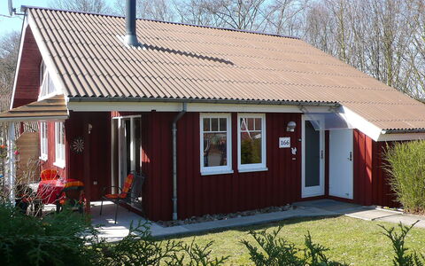 Extertal 130: Property, House, Building, Home, Cottage, Roof, Siding, Real Estate, Shed, Residential Area