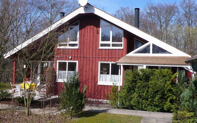 Extertal 130: Plant, Sky, Property, Building, Window, House, Cottage, Tree, Land Lot, Wood
