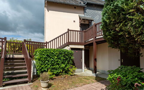 Cabourg 40: Building, Residential Area, House, Home, Roof, Neighbourhood, Human Settlement, Suburb, Urban Design, Estate