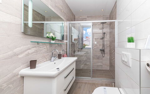 Villa Antonija: Tap, Property, Bathroom Cabinet, Plumbing Fixture, Mirror, Sink, Building, Bathroom, Bathroom Sink, Interior Design