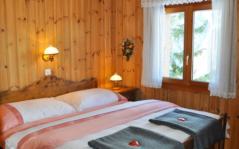 Himmulriich: Bedroom, Bed, Furniture, Room, Bed Sheet, Bed Frame, Property, Bedding, Interior Design, Wall