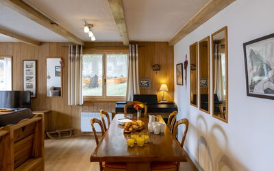 Accommodation:&nbsp;Baudrier A04 390.2