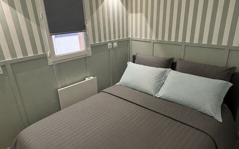 Résidence du Golf: Interior Design, Bedroom, Floor, Bed, Furniture, Flooring, Bed Sheet, Textile, Linens, Bedding