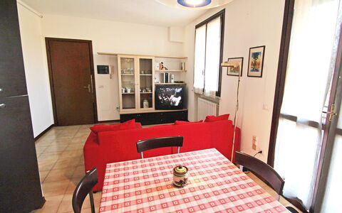 Monvalle 200: Room, Property, Furniture, Building, Interior Design, Floor, House, Bedroom, Real Estate, Table