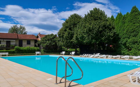 Monvalle 200: Water, Sky, Cloud, Plant, Building, Swimming Pool, Azure, Tree, Shade, Chair