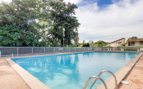 Saint Cyprien 160: Water, Sky, Property, Cloud, Plant, Swimming Pool, Azure, Tree, Building, Shade