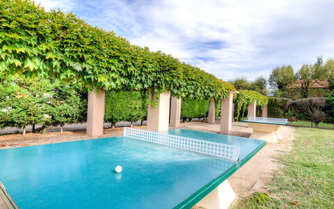 Saint Cyprien 160: Water, Sky, Plant, Cloud, Property, Swimming Pool, Building, Green, Azure, Tree