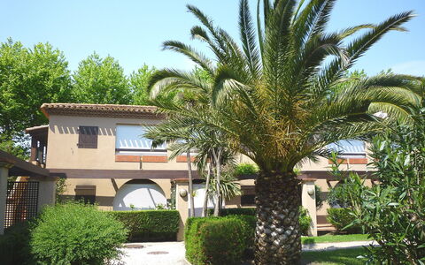 Saint Cyprien 160: Sky, Plant, Property, Building, Window, House, Tree, Shade, Vegetation, Terrestrial Plant