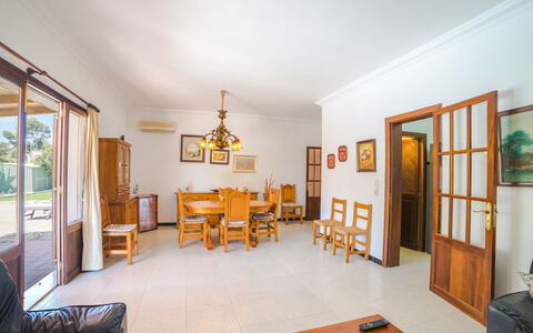 Sanso: Picture Frame, Furniture, Property, Table, Wood, Flooring, Interior Design, Hall, Floor, Houseplant