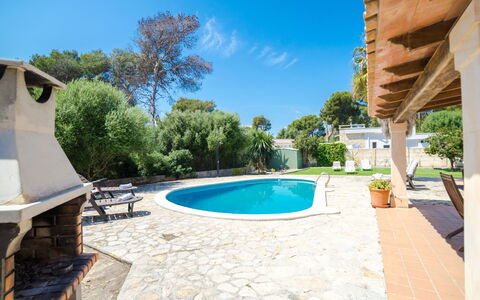 Sanso: Water, Sky, Property, Plant, Building, Swimming Pool, Azure, Tree, Chair, Shade