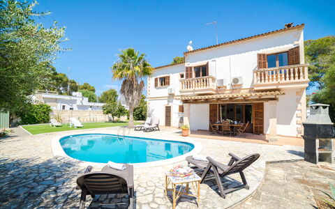 Sanso: Water, Sky, Property, Building, Plant, Azure, Swimming Pool, Chair, Tree, Interior Design