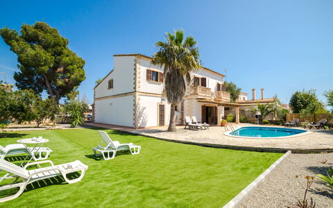 Sanso: Sky, Plant, Building, Tree, Outdoor Furniture, House, Natural Landscape, Grass, Cottage, Urban Design