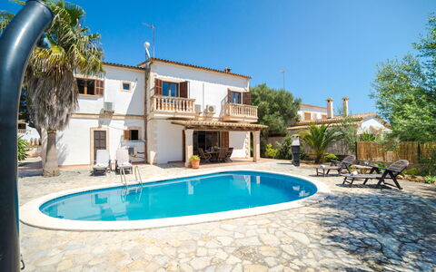 Sanso: Water, Sky, Property, Building, Plant, Window, Azure, Door, Swimming Pool, Tree