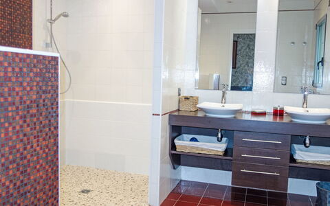 Villa Lavande: Bathroom, Flooring, Plumbing Fixture, Interior Design, Wall, Bathroom Sink, Floor, Bathroom Cabinet, Tap, Sink