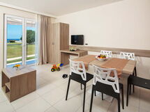 Accommodation:&nbsp;Katoro 210.23