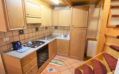 Accommodation:&nbsp;Castello 550.4