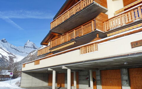 Cornalin 2: Building, Property, Architecture, House, Facade, Winter, Real Estate, Snow, Material Property, Balcony