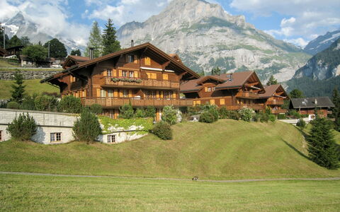 Chalet Nagano: Mountain Range, Mountainous Landforms, Mountain Village, Mountain, Natural Landscape, Hill Station, Alps, Property, Home, House