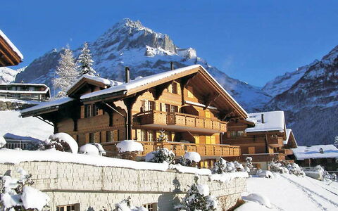 Chalet Nagano: Mountain, Sky, Snow, Building, White, Window, House, Slope, Freezing, Mountainous Landforms