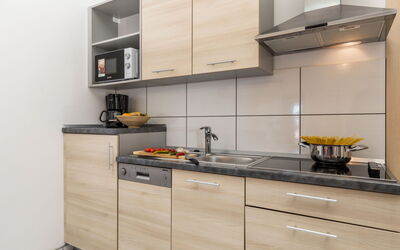 Accommodation:&nbsp;Tea 100.2