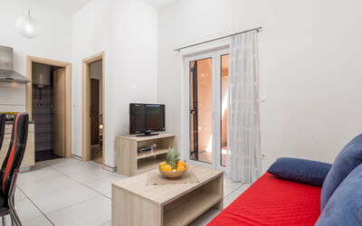 Accommodation:&nbsp;Tea 100.6